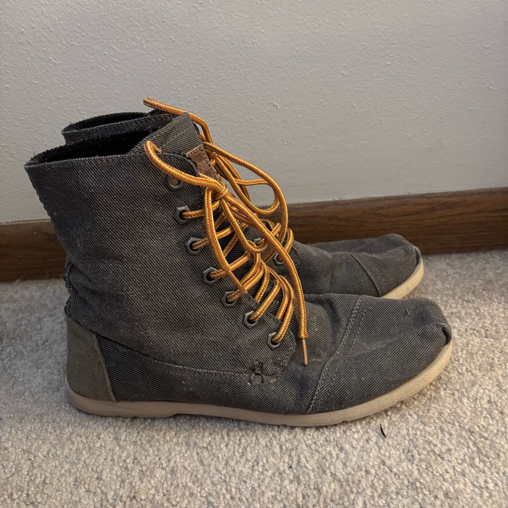 TOMS Men's Gray High-Top Utility Boot - Picture 2 of 7